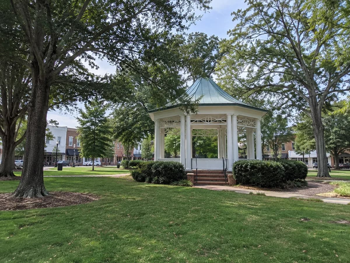Gazebo scene inspired by Marietta Square